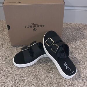 Clarks Cloudsteppers Adjustable Drift Buckle Slide Sandals in Black
